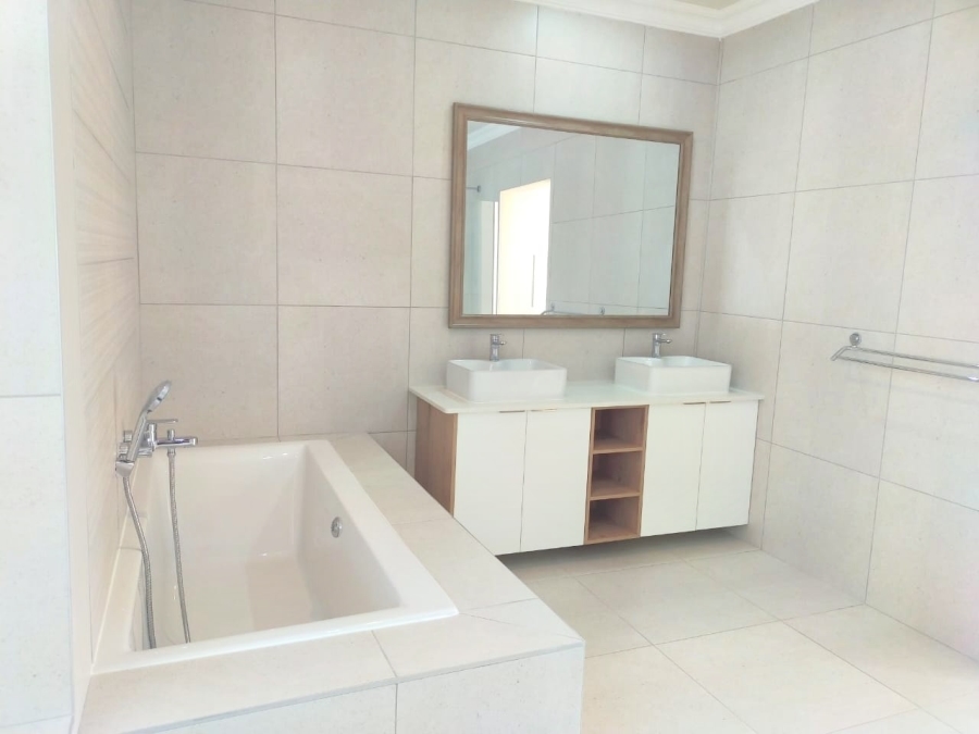 3 Bedroom Property for Sale in Reebok Western Cape